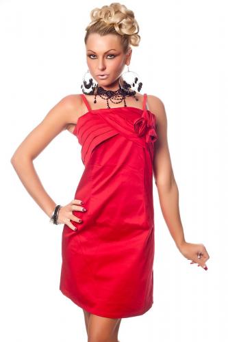 Красное платье с розочками - купить 