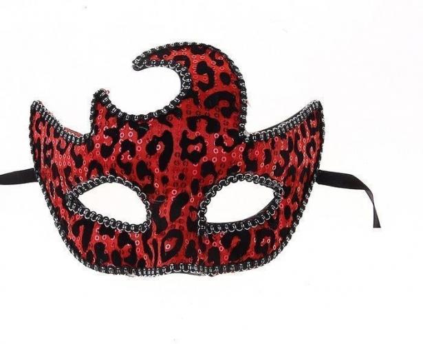 Красная маска грациозной кошки - купить 